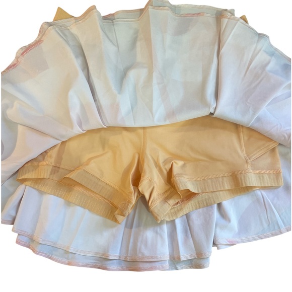 Lululemon court rival skirt, built in short & pockets,Peach, White, Pink,size 8 - Picture 2 of 9